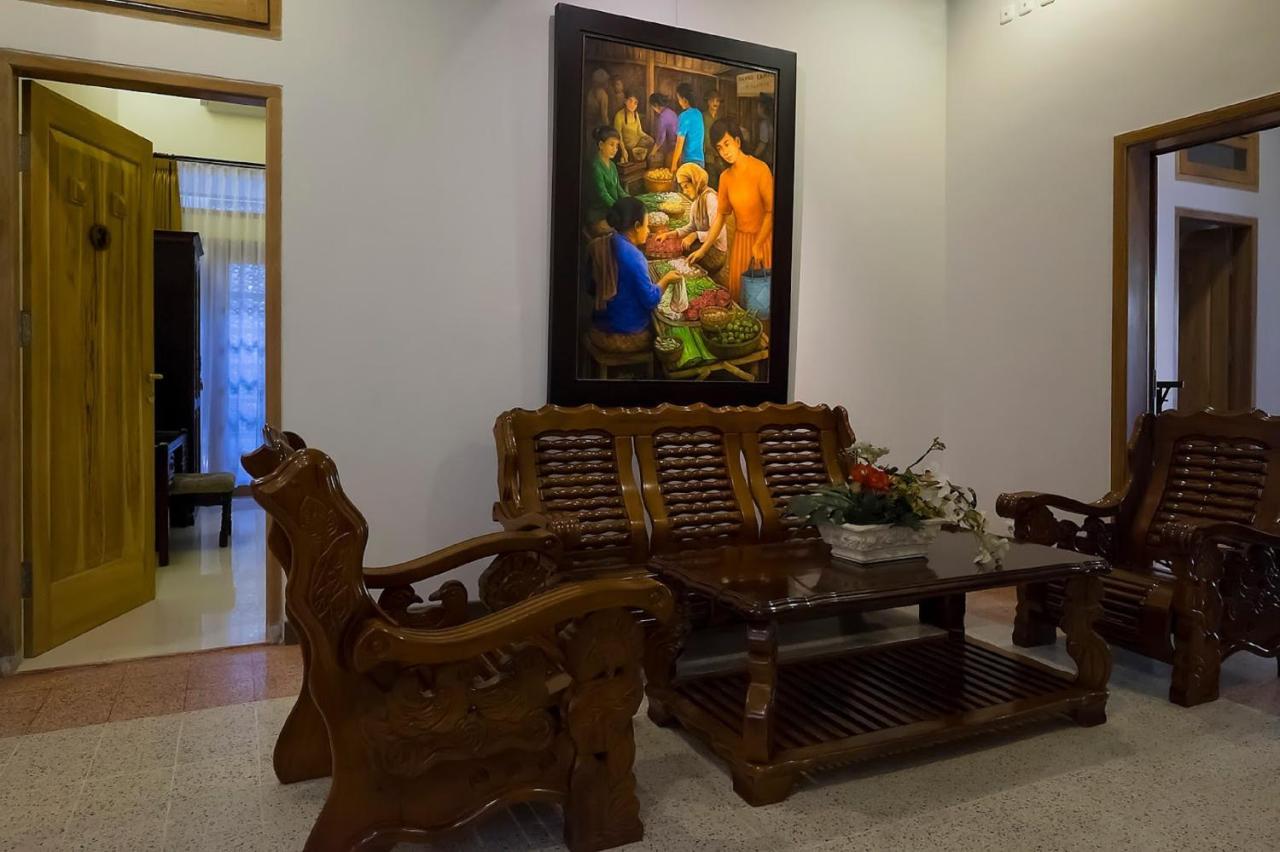 מאלאנג Helena Guest House מראה חיצוני תמונה